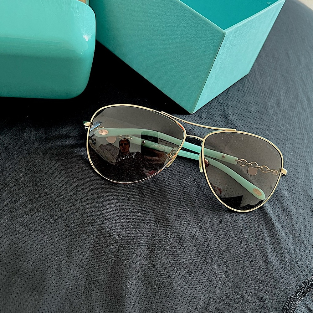 Tiffany & Co Aviator Pilot Sunglasses Light
Gold Teal Blue TF3034
